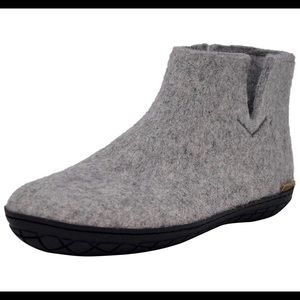 Glerups men’s grey boots with rubber sole